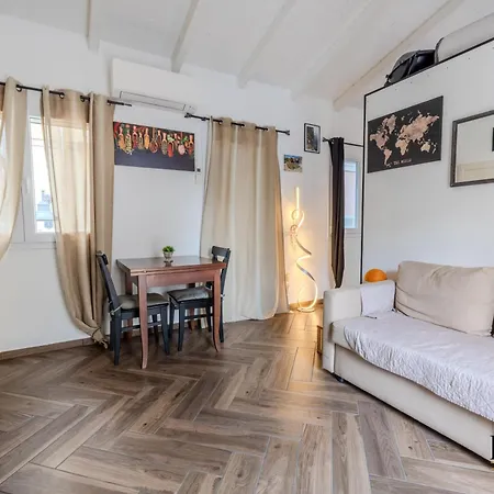 In Centro A Con Parcheggio Privato E Balcone *